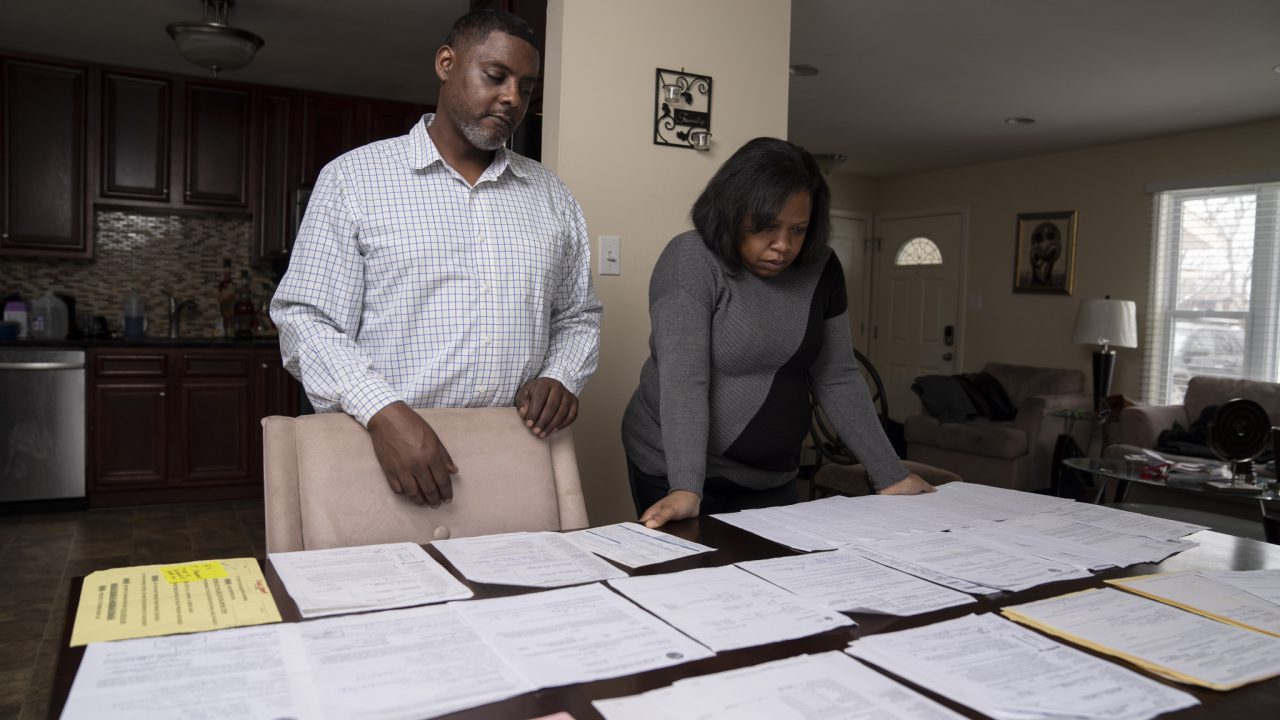 Jerome Davis and Veronica Walker-Davis found themselves caught in Chicago’s impound racket after an auto shop employee took their car on a joyride and was arrested for driving on a revoked license.
