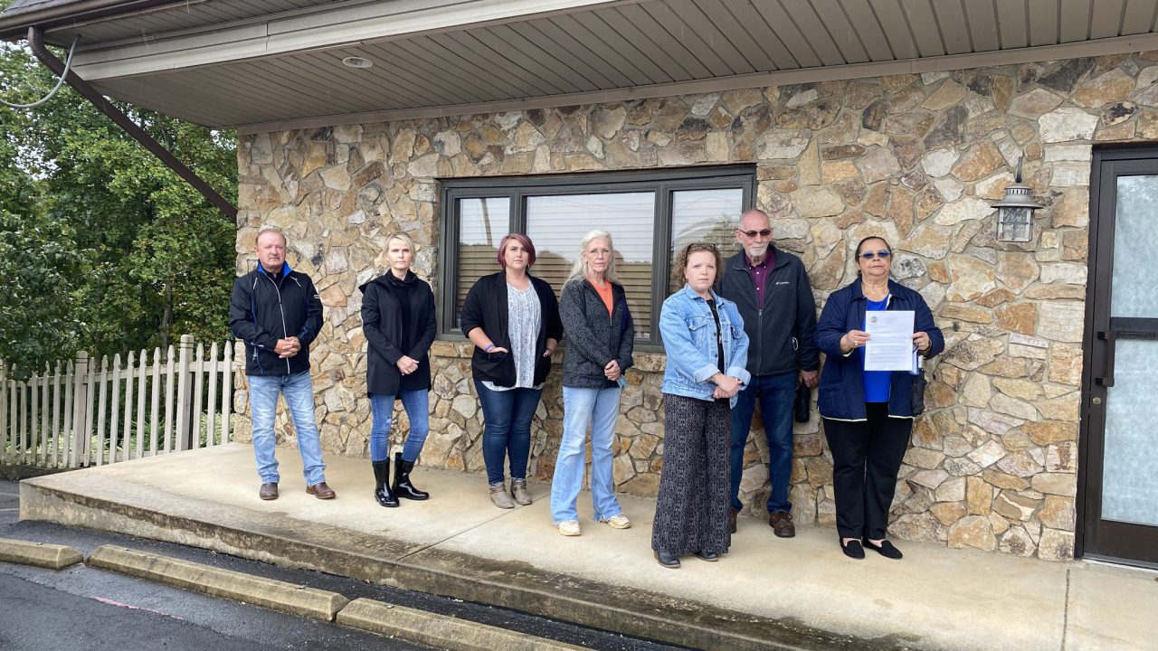 Dan Huffman, Elizabeth Huffman, Lindsey Gardner, Fran Harvey, Jennifer Ledford, Bud Smith, Mary Smith