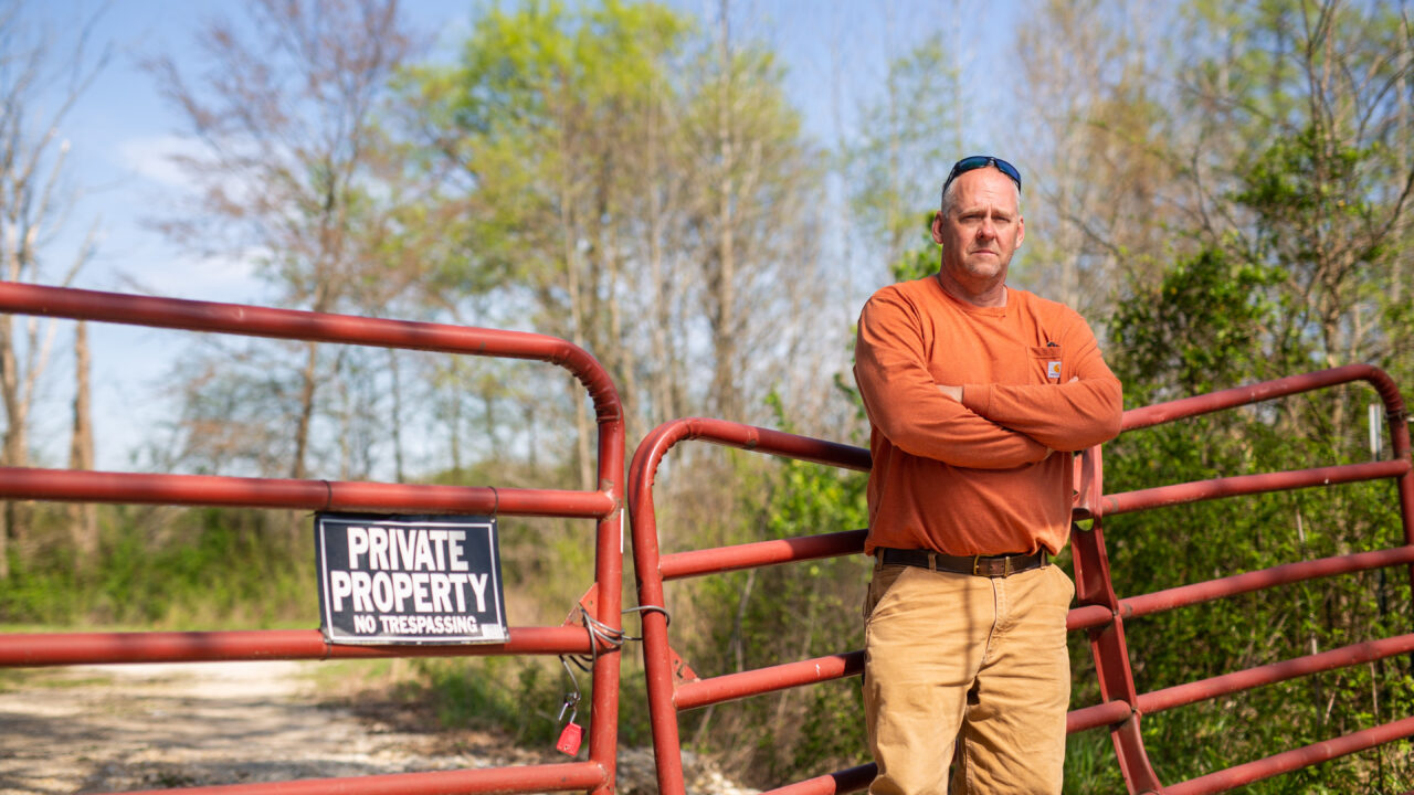 Hunter Hollingsworth and Terry Rainwaters of Camden, TN, on Tuesday, March 31, 2020. (Photography by Nathan Morgan for the Institute of Justice)